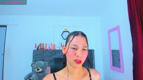 Snapshot of amber_hot22 chatting on December 16, 8:05 pm ambar online show from December 16, 8:05 pm