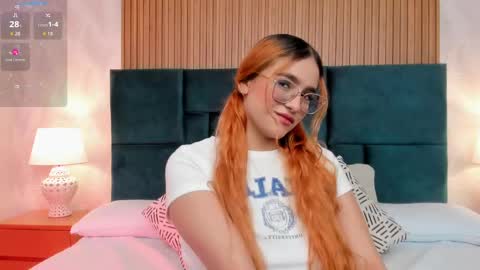 Snapshot of amber_kiss_ chatting on September 25, 6:44 pm Emily online show from September 25, 6:44 pm