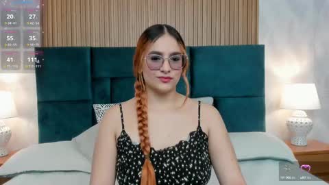 Snapshot of amber_kiss_ chatting on September 29, 6:35 pm Emily online show from September 29, 6:35 pm