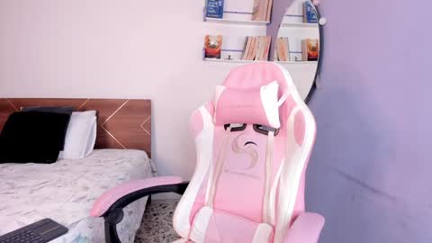 Amber online show from February 8, 8:42 pm