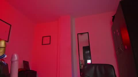 Snapshot of amber_smith20 chatting on January 25, 1:21 am find me here --- online show from January 25, 1:21 am