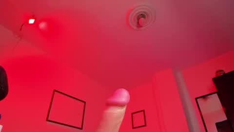 Snapshot of amber_smith20 chatting on March 6, 10:47 pm find me here --- online show from March 6, 10:47 pm