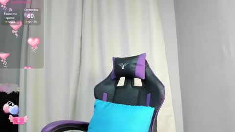 Snapshot of amberbaker21 chatting on February 14, 1:51 pm Amber Baker online show from February 14, 1:51 pm
