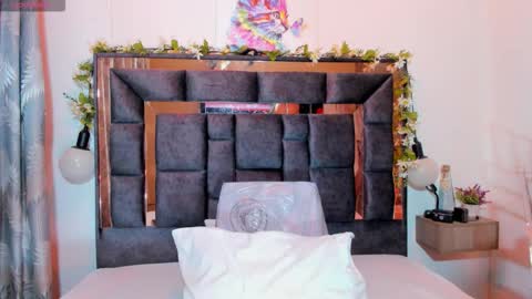 Amber  online show from March 4, 3:01 am