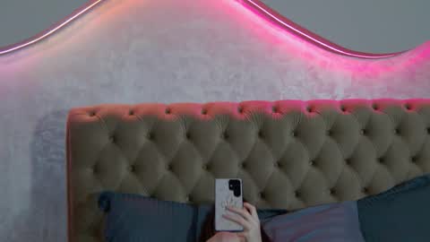 Amber online show from February 10, 6:01 pm