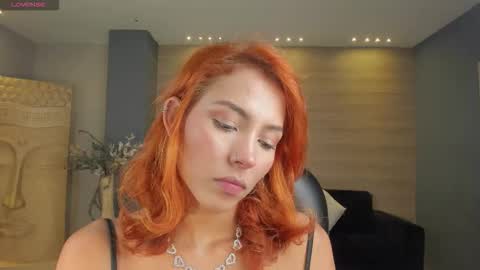 Snapshot of ambercolors_ chatting on October 6, 7:33 pm Amber online show from October 6, 7:33 pm