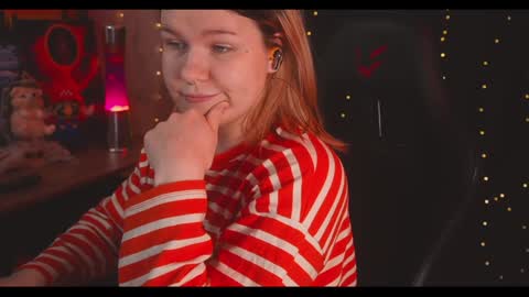 Snapshot of amberlyyy chatting on December 29, 12:45 pm my name is Sonya but you can call me your favorite girl 3 online show from December 29, 12:45 pm