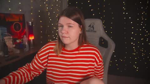 Snapshot of amberlyyy chatting on October 28, 3:54 am my name is Sonya but you can call me your favorite girl 3 online show from October 28, 3:54 am