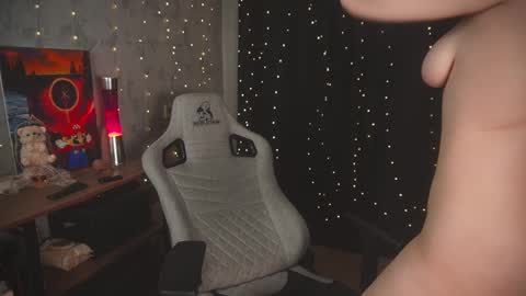 Snapshot of amberlyyy chatting on December 3, 4:09 am my name is Sonya but you can call me your favorite girl 3 online show from December 3, 4:09 am