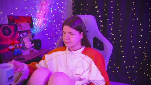 Snapshot of amberlyyy chatting on May 13, 4:43 am my name is Sonya but you can call me your favorite girl 3 online show from May 13, 4:43 am
