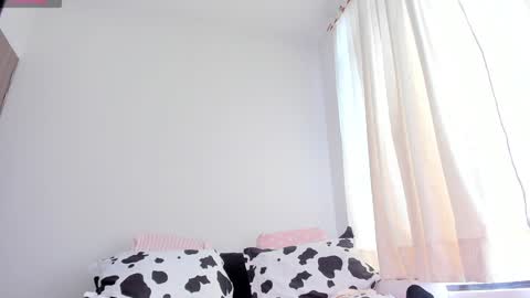 Amber online show from February 3, 4:52 pm