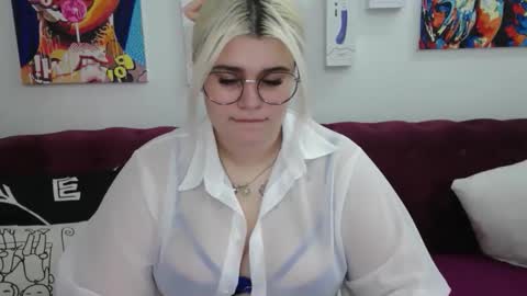 Snapshot of ambermonro chatting on September 23, 3:09 am Amber online show from September 23, 3:09 am