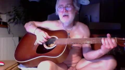 Snapshot of amberr11 chatting on January 6, 12:03 am Amberr11 online show from January 6, 12:03 am