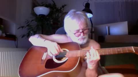 Snapshot of amberr11 chatting on February 21, 12:11 am Amberr11 online show from February 21, 12:11 am