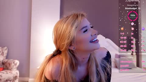 Amberseyes online show from December 10, 8:30 am