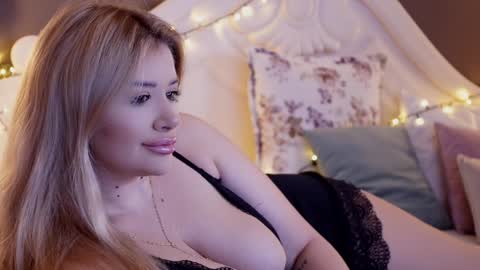 Amberseyes online show from December 30, 9:59 am