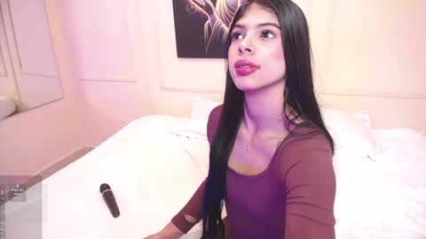 Snapshot of ambersfoxx chatting on November 14, 2:05 pm ambers online show from November 14, 2:05 pm