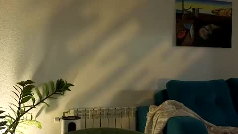 Snapshot of ambientmoon chatting on June 29, 5:46 pm Moon inst 4mbientmoon online show from June 29, 5:46 pm