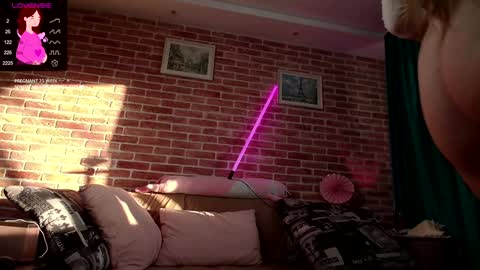  25 WEEK Princess  Linnea  online show from December 4, 10:46 am