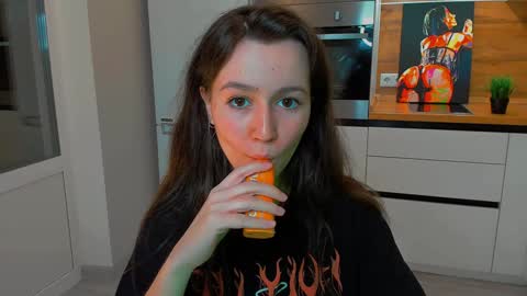 Snapshot of ameli_moon chatting on February 1, 2:13 pm Eileen online show from February 1, 2:13 pm