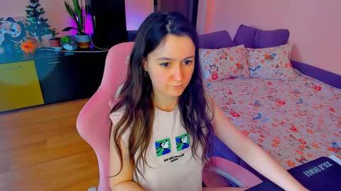 Snapshot of ameli_moon chatting on May 2, 1:16 pm Eileen online show from May 2, 1:16 pm