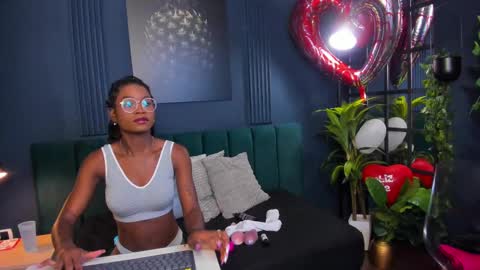 Snapshot of amelia_adms chatting on February 20, 12:04 pm Amelia Adams online show from February 20, 12:04 pm