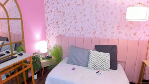 Snapshot of amelia_adms chatting on February 22, 1:22 am Amelia Adams online show from February 22, 1:22 am