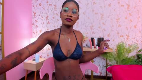 Snapshot of amelia_adms chatting on March 10, 10:13 pm Amelia Adams online show from March 10, 10:13 pm