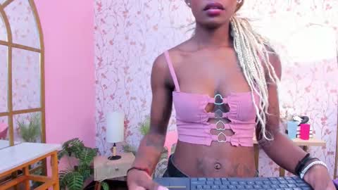 Snapshot of amelia_adms chatting on September 18, 7:05 pm Amelia Adams online show from September 18, 7:05 pm