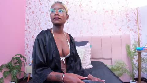 Snapshot of amelia_adms chatting on November 20, 7:19 am Amelia Adams online show from November 20, 7:19 am