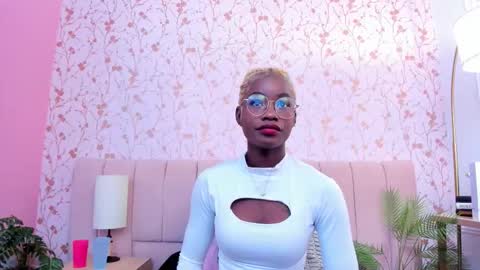 Snapshot of amelia_adms chatting on December 2, 7:09 pm Amelia Adams online show from December 2, 7:09 pm