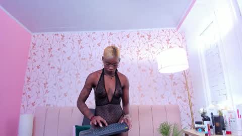 Snapshot of amelia_adms chatting on December 15, 7:29 pm Amelia Adams online show from December 15, 7:29 pm