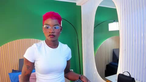 Snapshot of amelia_adms chatting on March 23, 12:20 pm Amelia Adams online show from March 23, 12:20 pm