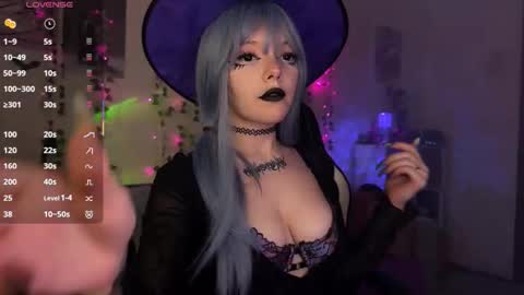 Amelia Aley  online show from October 18, 12:06 pm