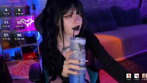 Amelia Aley  online show from April 22, 10:06 am