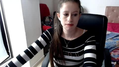 Snapshot of amelia_bella chatting on May 19, 3:46 am amelia online show from May 19, 3:46 am