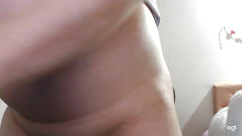 Snapshot of amelia_bella chatting on June 5, 6:52 am amelia online show from June 5, 6:52 am