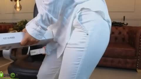 AMELIA online show from April 21, 12:11 pm