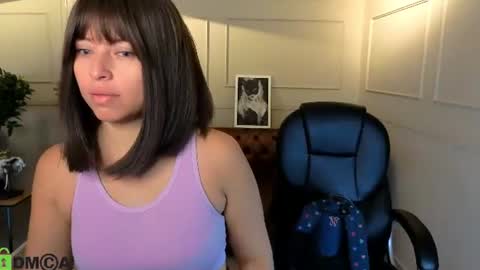 AMELIA online show from July 25, 12:03 pm