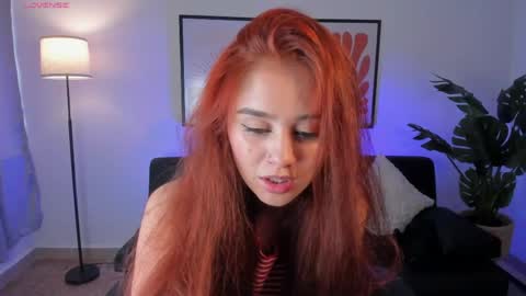 Snapshot of amelia_saenz_ chatting on May 7, 8:25 pm Amelia online show from May 7, 8:25 pm