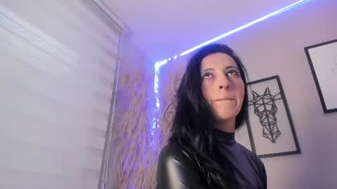 Snapshot of amelia_simpson chatting on June 20, 7:05 pm online show from June 20, 7:05 pm