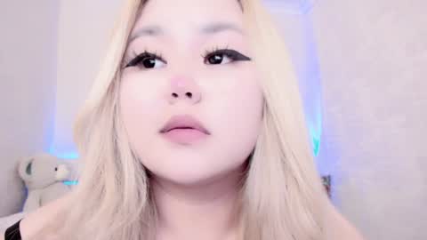 Snapshot of amelia_sunlight chatting on December 23, 2:13 am Amelia online show from December 23, 2:13 am