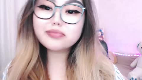 Amelia online show from May 16, 4:28 pm