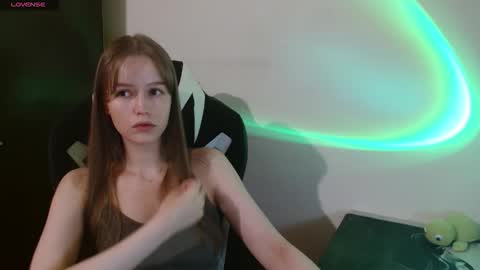 Snapshot of amelia_sweeti chatting on March 19, 8:57 pm amelia_sweeti online show from March 19, 8:57 pm