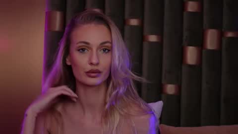 Amelia online show from November 9, 6:33 am