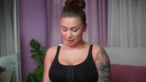  Amelia  online show from April 22, 5:14 pm