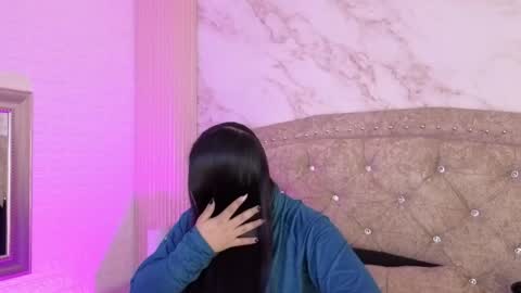 AMELIA CASTELL  online show from April 4, 10:13 am