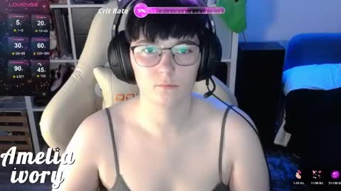 Snapshot of ameliaivory chatting on May 18, 1:24 am ameliaivory online show from May 18, 1:24 am