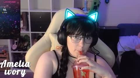 ameliaivory online show from July 23, 1:41 am
