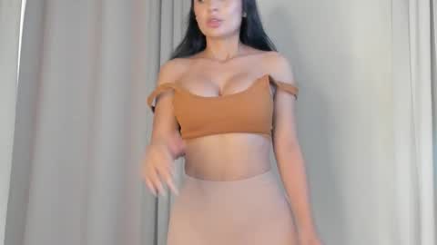 Snapshot of ameliajones_1 chatting on November 10, 9:47 pm Ameliajones online show from November 10, 9:47 pm